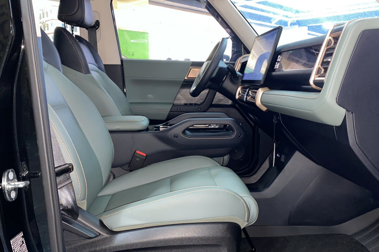 2025 car image #12