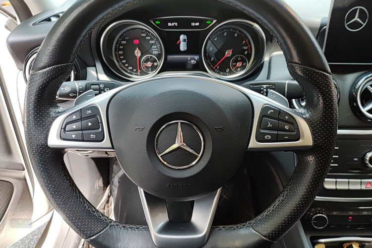 Mercedes-Benz GLA Class 2019 car image #12