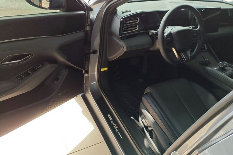 BYD Qin L 2024 car image #12