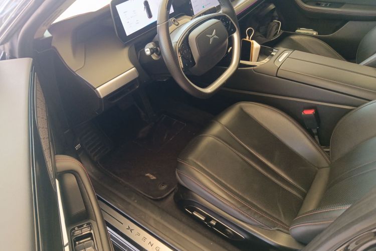 Xpeng P7 2021 صورة سيارة #12