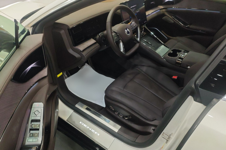 Denza Z9 2024 imagem de carro #12