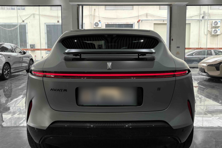 Avatr 11 2023 car image #12