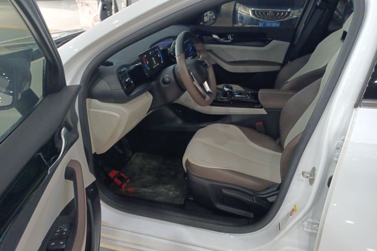 BYD Qin Plus 2023 imagem de carro #12