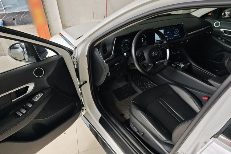 Hyundai Sonata 2020 immagine di auto #12