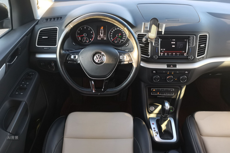 Volkswagen Sharan 2019 car image #12