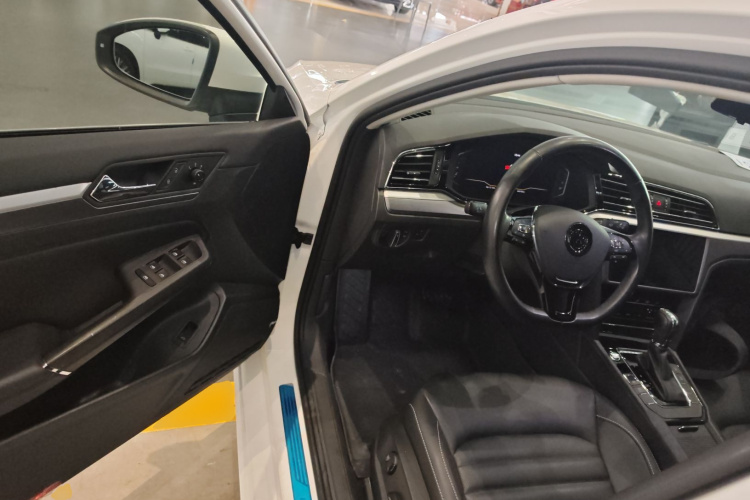 Volkswagen Lamando 2021 car image #12