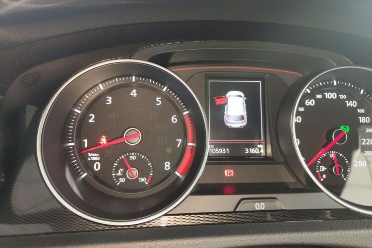 Volkswagen GolfGTI 2017 immagine di auto #12