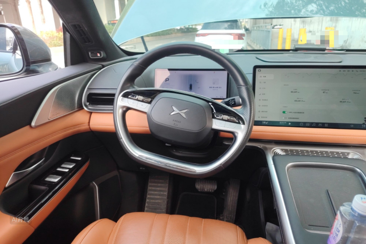 Xpeng G9 2023 car image #12