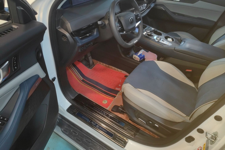 Changan UNI-K iDD 2022 car image #12