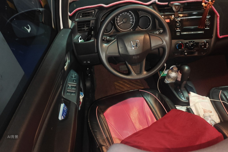 Honda Fit 2017 صورة سيارة #12