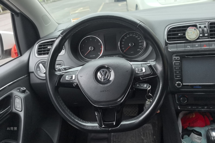 Polo 2015 car image #12