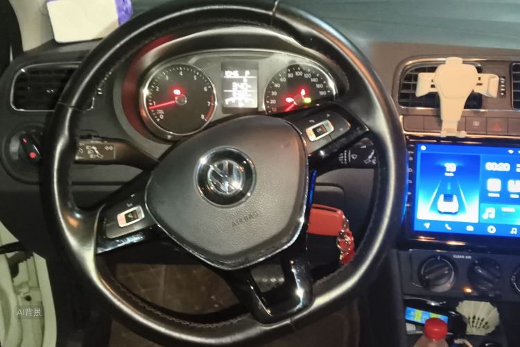 Polo 2016 car image #12