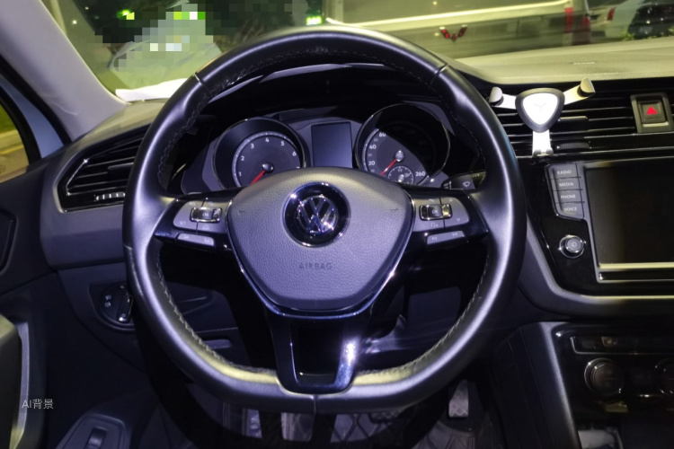 Volkswagen Tiguan L 2018 #12 Volkswagen Tiguan L 2018 car image #12
