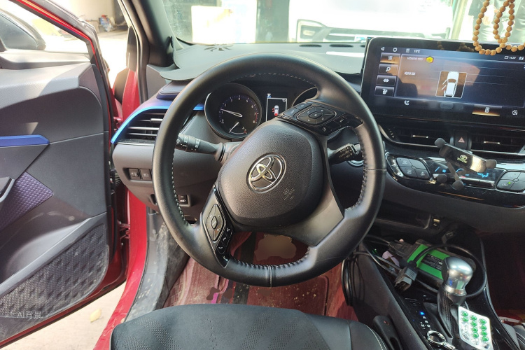 Toyota C-HR 2019 immagine di auto #12