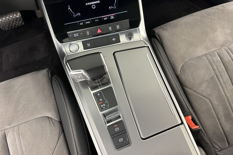 Audi A6L 2020 car image #12