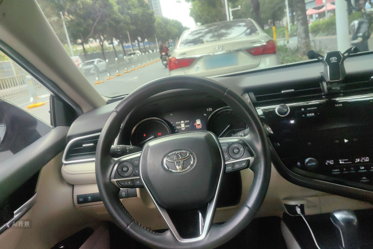 Toyota Camry 2021 car image #12