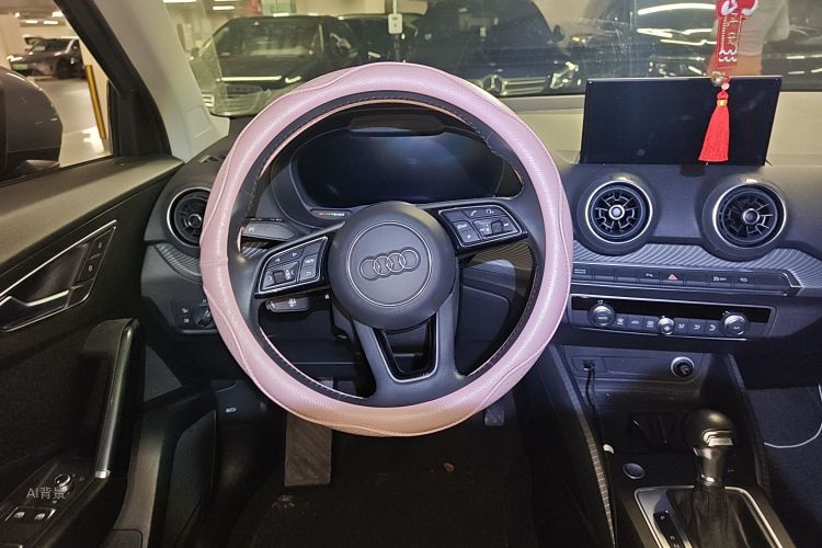 Q2L e-tron 2021 car image #12