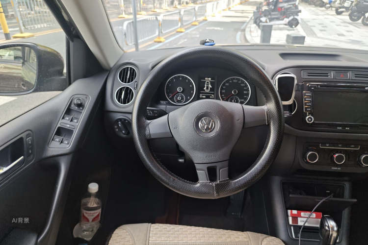 Volkswagen Tiguan 2016 car image #12