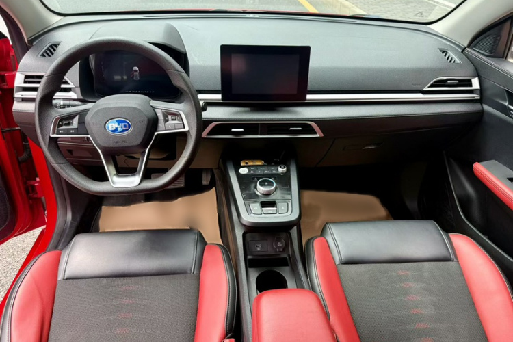 BYD e2 2019 imagem de carro #12