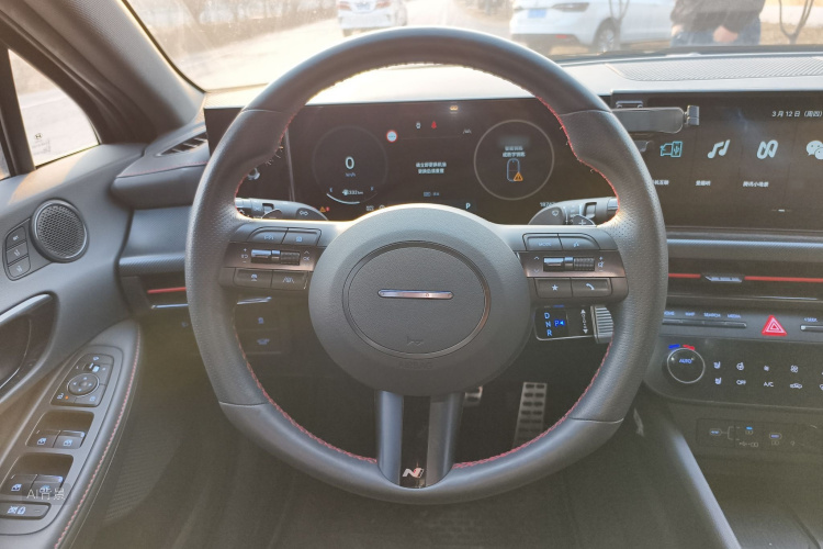 Hyundai Sonata 2024 immagine di auto #12