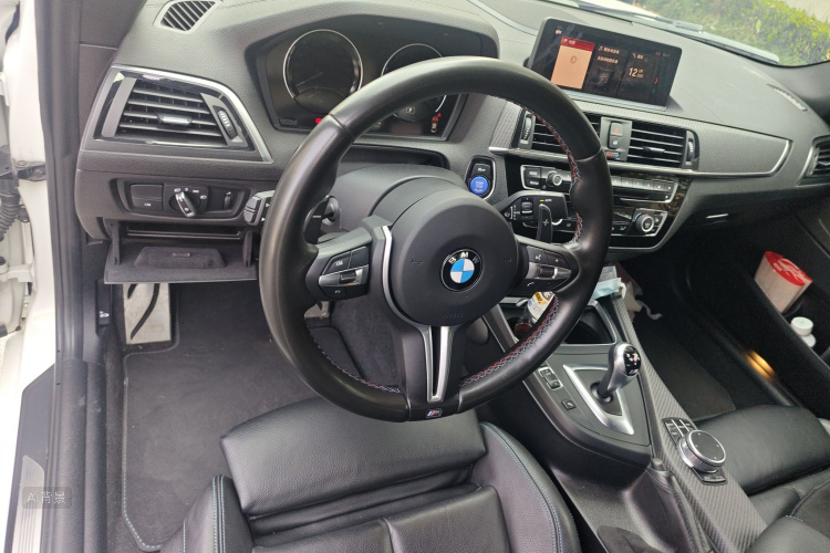 BMW M2 2018 изображение автомобиля #12