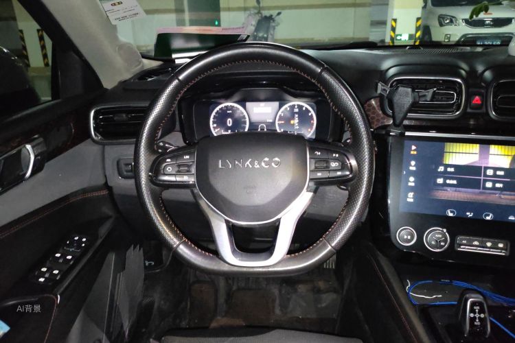 Lynk & Co 02 2019 car image #12