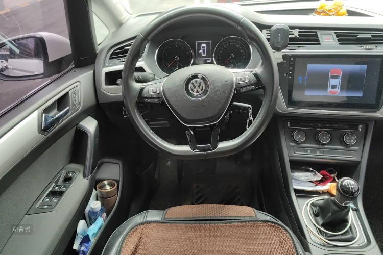 Volkswagen Touran 2017 immagine di auto #12