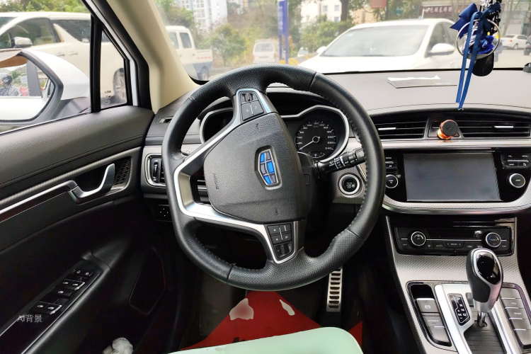 GEELY Emgrand GS 2017 car image #12