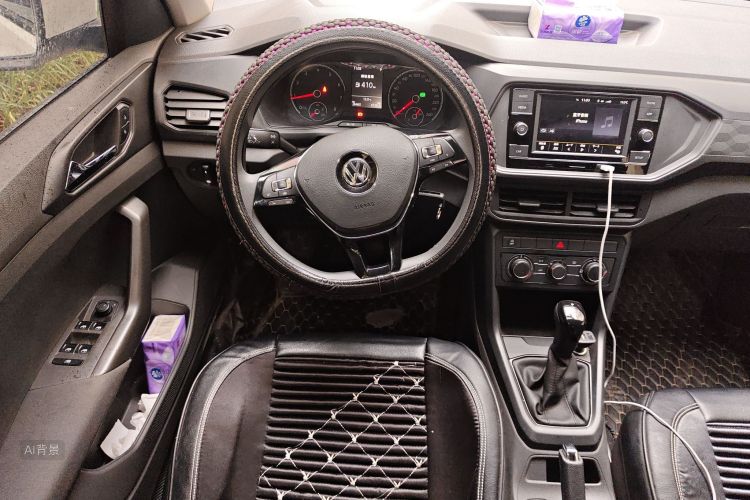 Volkswagen T-Cross 2020 car image #12