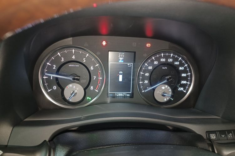 Toyota Alphard 2018 car image #12