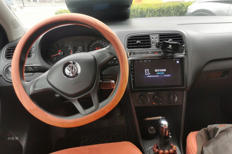 Volkswagen Polo 2018 car image #12