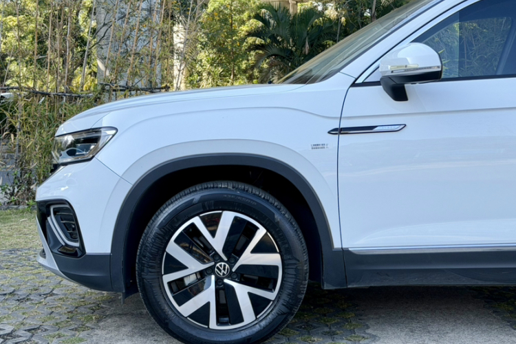 Volkswagen Tayron 2023 immagine di auto #12