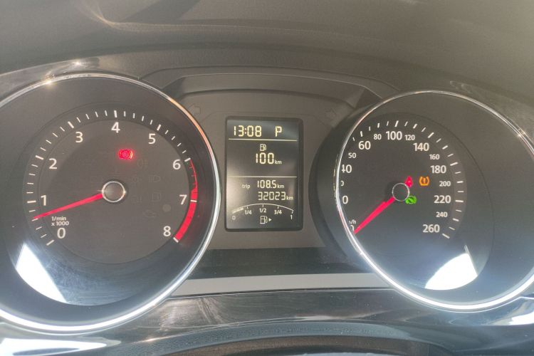 Volkswagen Sagitar 2018 صورة سيارة #12