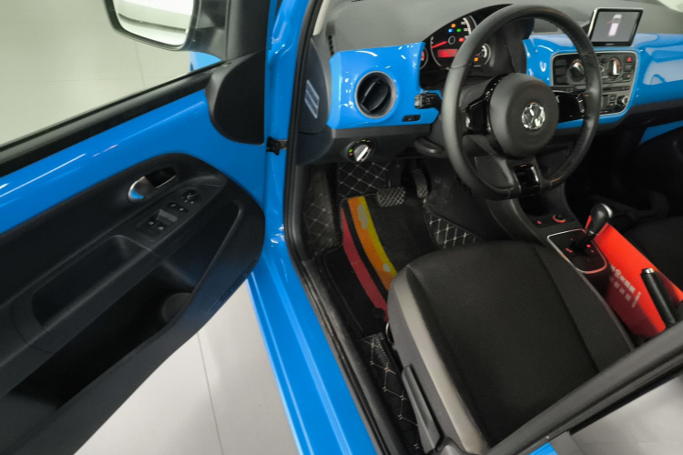 Volkswagen up! 2016 car image #12