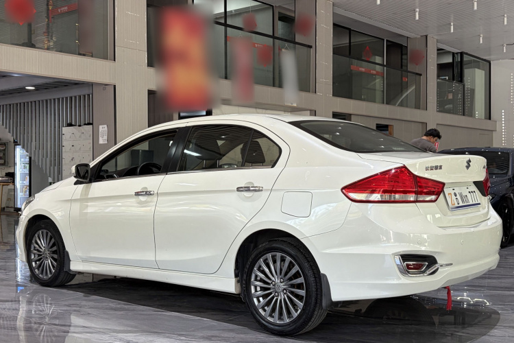 Suzuki Ciaz 2017 изображение автомобиля #12