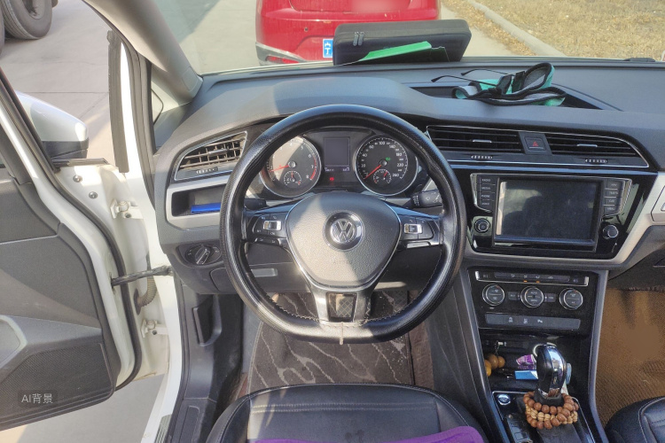 Volkswagen Touran 2018 immagine di auto #12