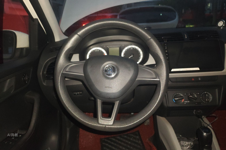 Skoda Fabia 2017 immagine di auto #12