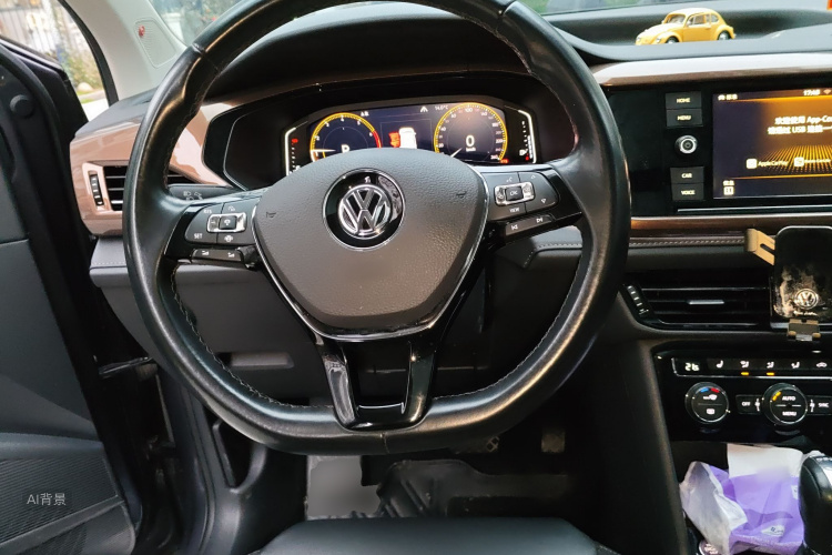 Volkswagen Tharu 2019 car image #12