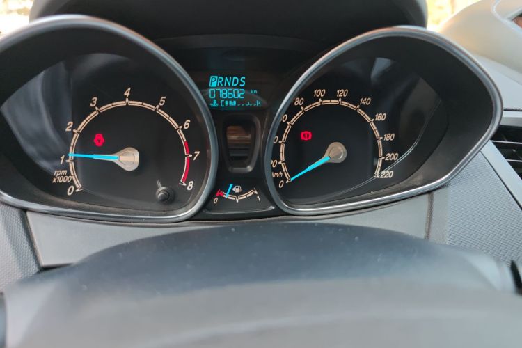 Ford Fiesta 2015 car image #12