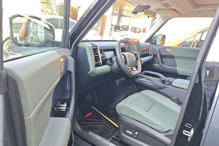 2025 car image #12
