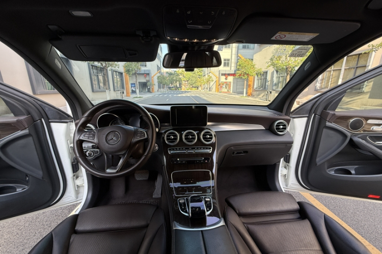 Mercedes-Benz GLC Class 2016 صورة سيارة #12