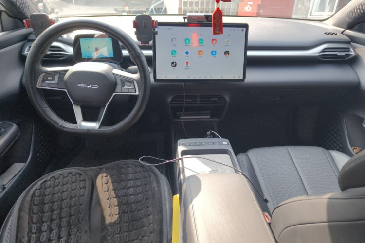 BYD e7 2025 imagem de carro #12