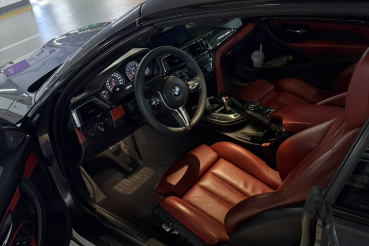 BMW M4 2018 imagem de carro #12