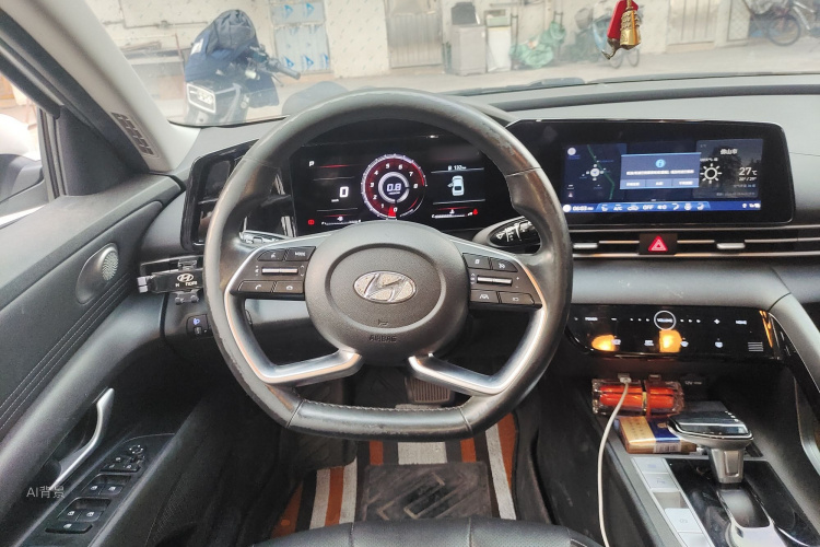 Hyundai Elantra 2021 immagine di auto #12