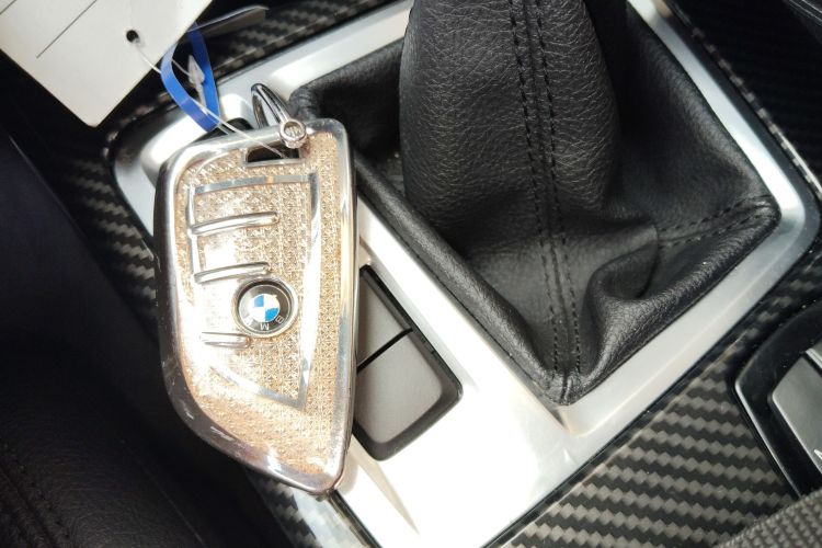 BMW 1 Series 2018 immagine di auto #12