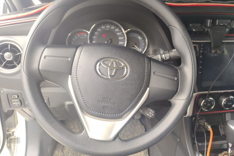 Corolla 2018 immagine di auto #12