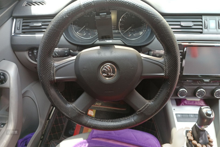 Skoda Octavia 2014 car image #12