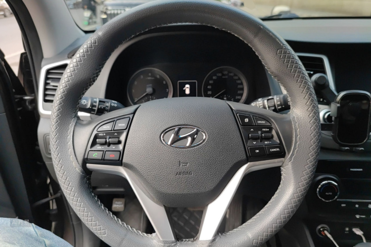 Hyundai Tucson 2016 imagen de coche #12