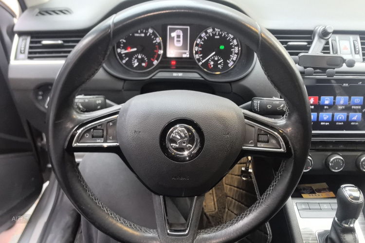 Skoda Octavia 2016 car image #12