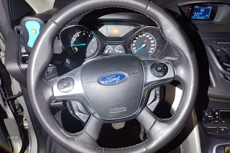 Ford Kuga 2013 immagine di auto #12